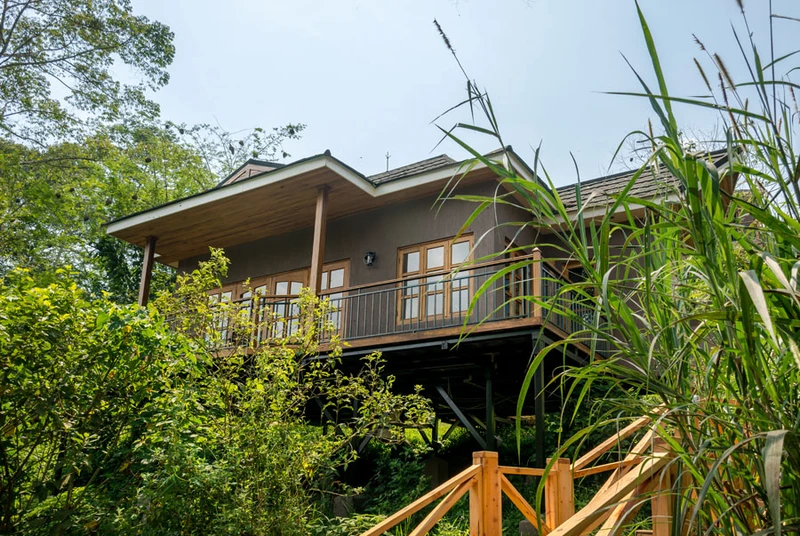 Chimpundu Lodge Exterior